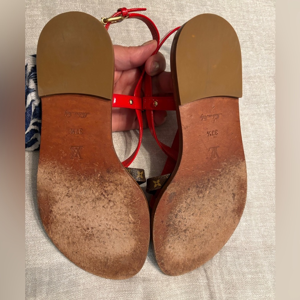 Authentic 💁🏻‍♀️Louis Vuitton  pretty sandals( size 37-1/2/7-5) - Picture 4 of 17